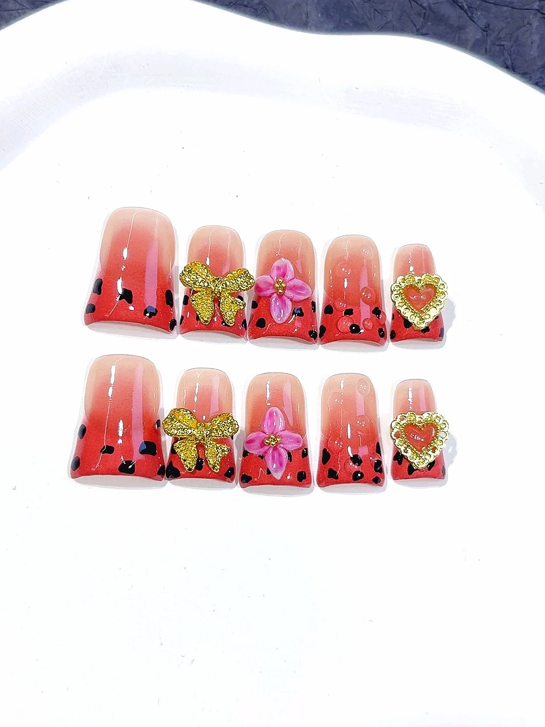 

French-Style Gradient Gold Butterfly Heart Light Luxury Fashion Nail Art (L271)