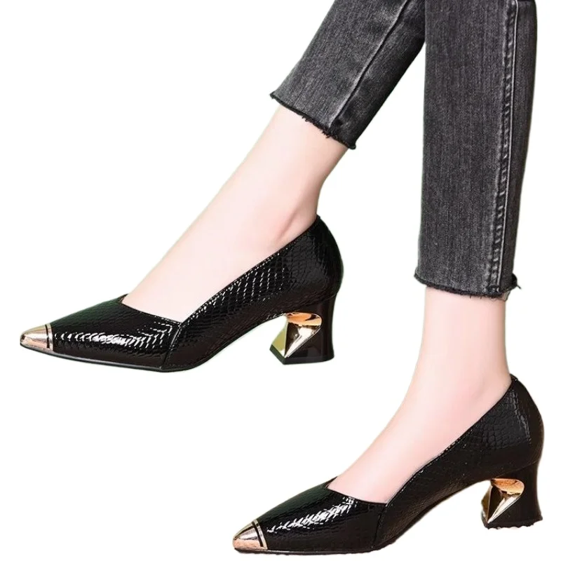 

New Metal Pointed Toe Shallow Mouth Slip-on Non-Slip Kitten Heels Special Heel Single Shoes Autumn