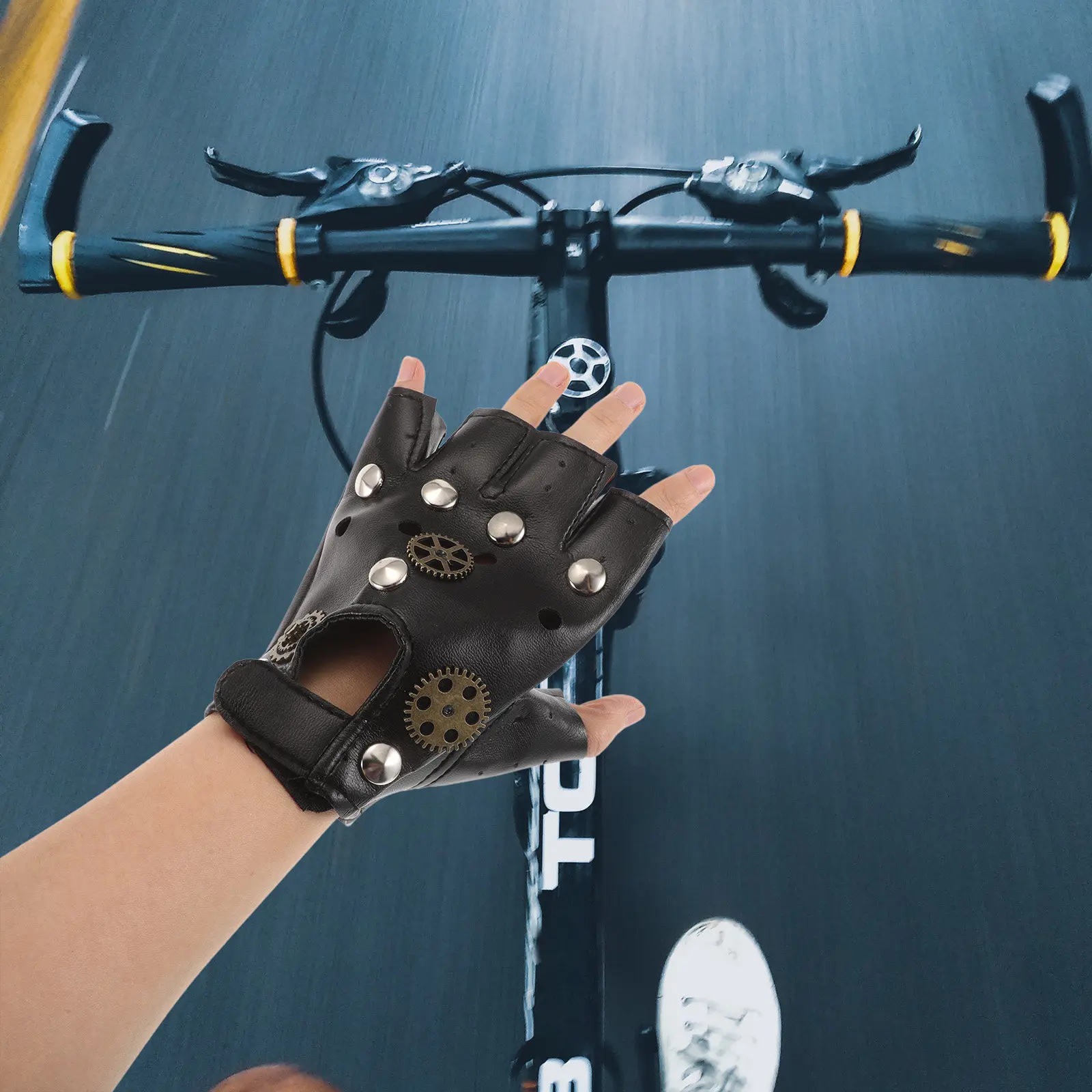 

1Pair Punk Style Fingerless Gloves Half Finger Biker Cycling Motorcycle Rivet gloves Men Women Outdoor Riding Cosplay
