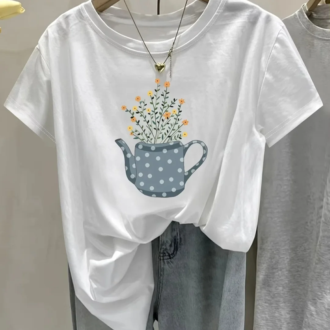 

Women's T - shirts, fashionable and versatile, at the forefront of trends