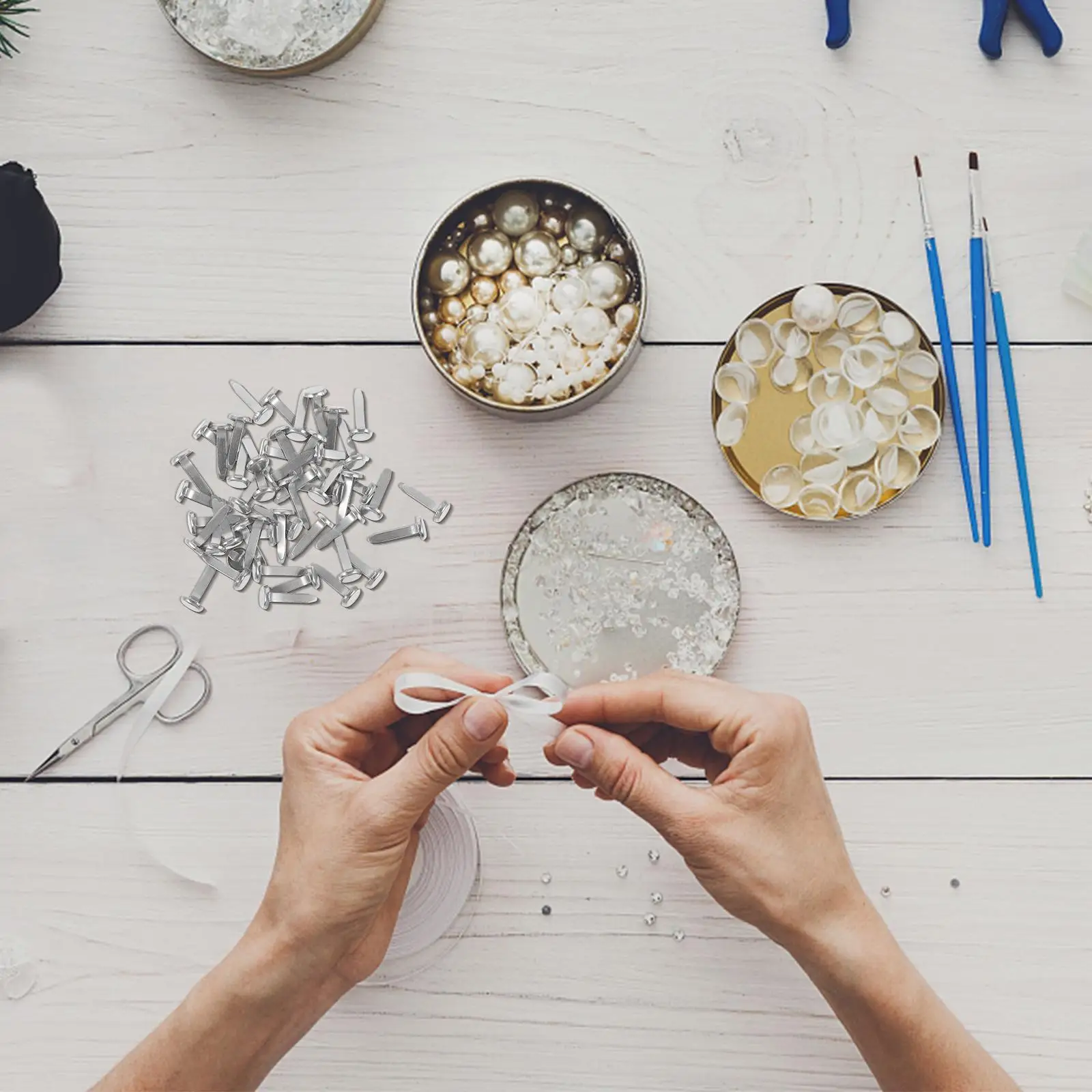 50 قطعة من مشابك النحاس ذات الشق المزدوج لمثبتات الورق لوازم يدوية معدنية مزخرفة للأطفال أظافر ذات أرجل ورأس مستدير