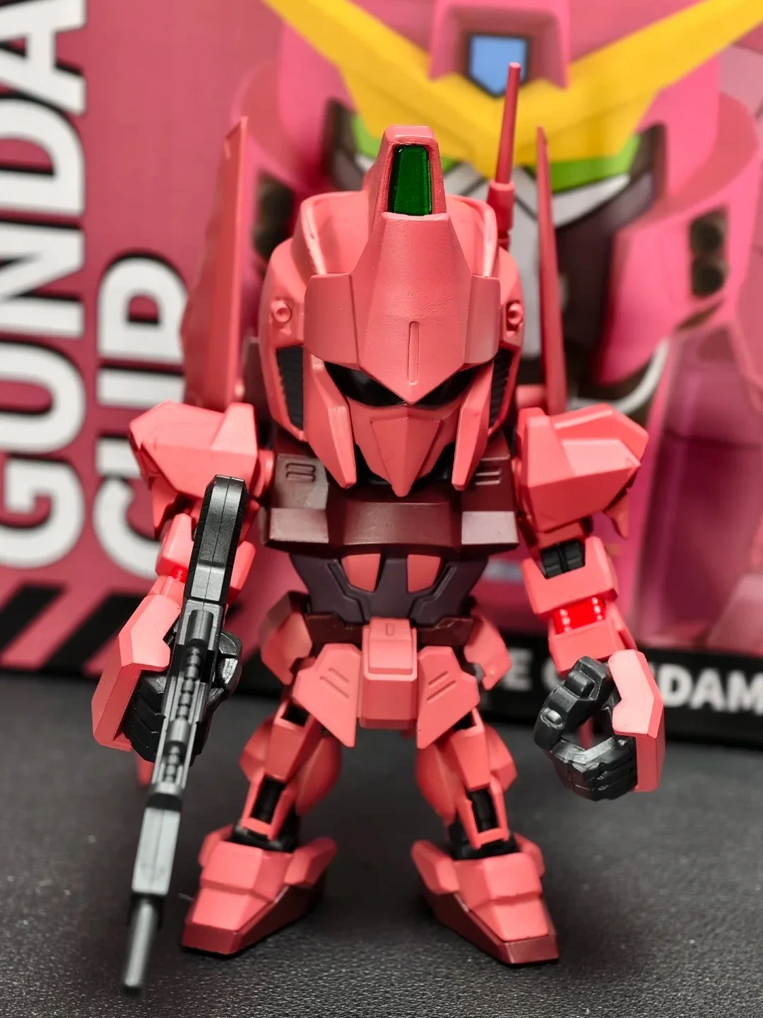 Novo em estoque qmsv mini char sazabi gundam portátil guerreiro móvel ornamento animação presente periférico
