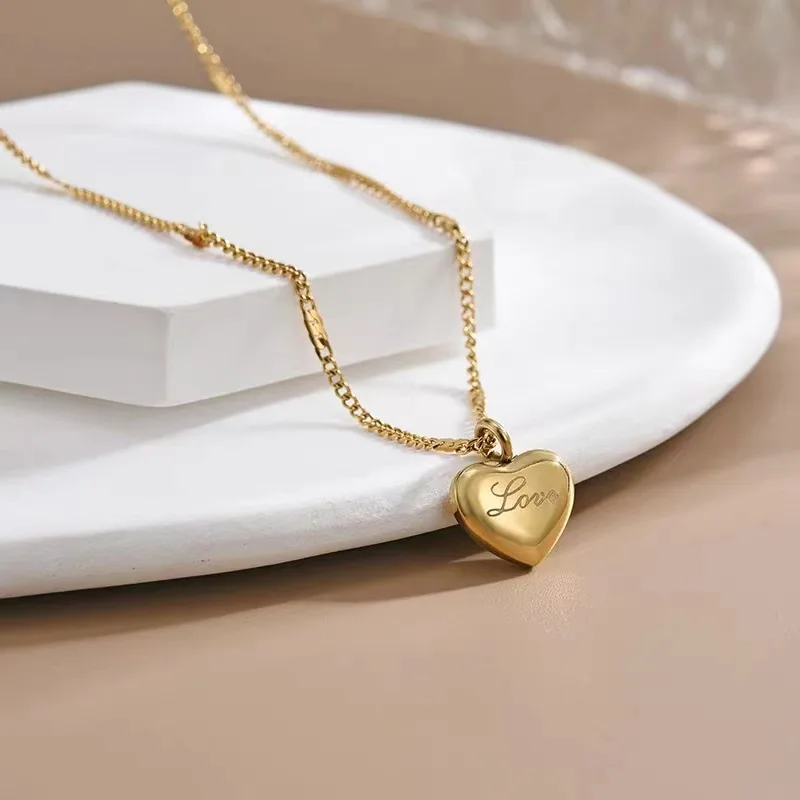 Gold-color Necklace Ms Simple Fashion Peach Heart Engraved Love pendant Collarbone Chain Valentine's Day Gifts