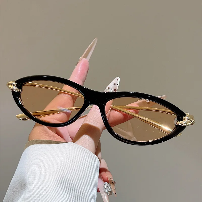 Einzigartige Legierung-Sonnenbrille mit Knotenbügel und Katzenaugen-Design für Damen, Neue Mode Blau-Rosa Farbverlauf Sonnenbrille, Sexy Fahrbrille für Damen in Schwarz – Detail 17
