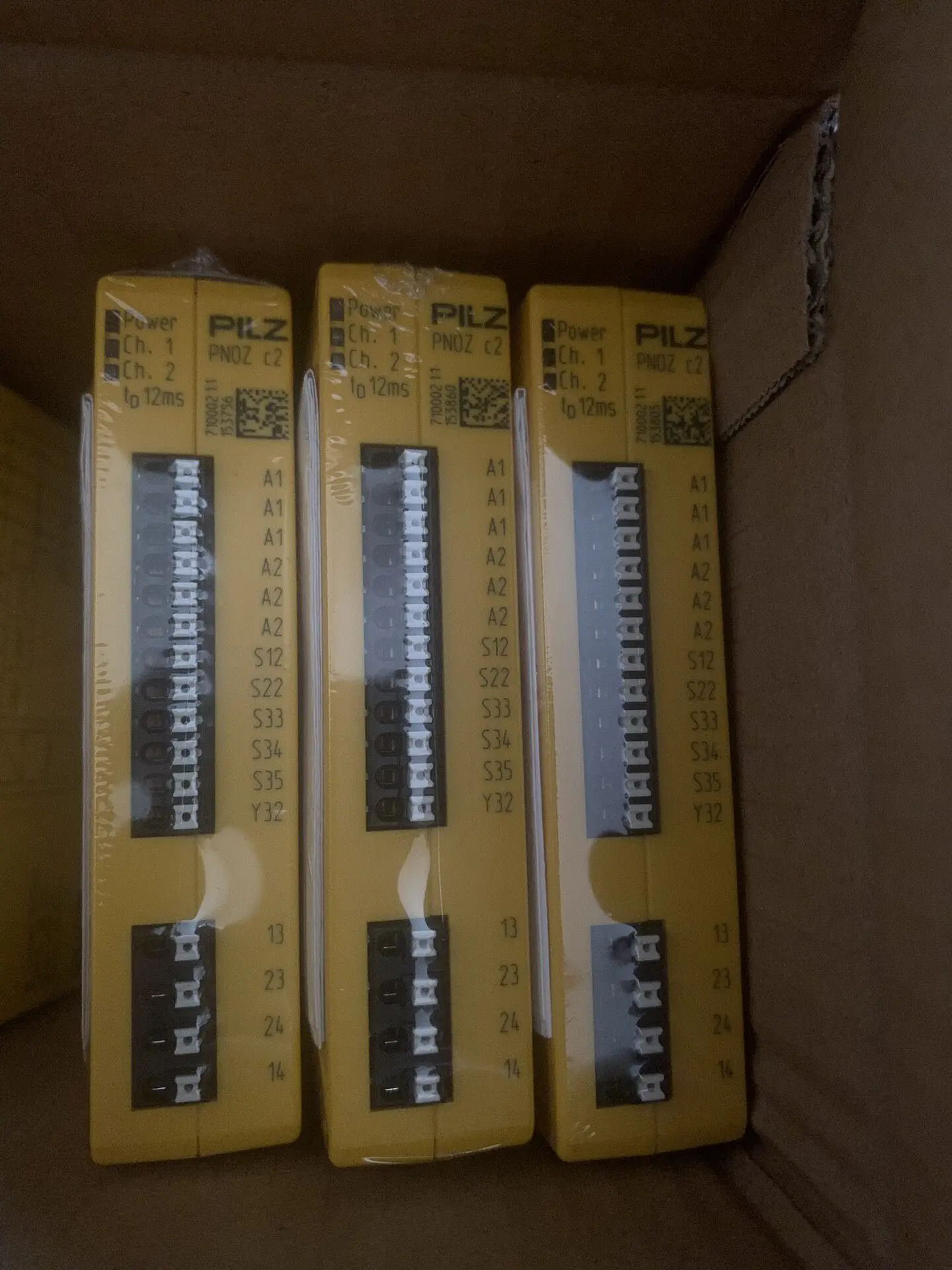 PILZ Pilz safety relay, model 710002 high quality