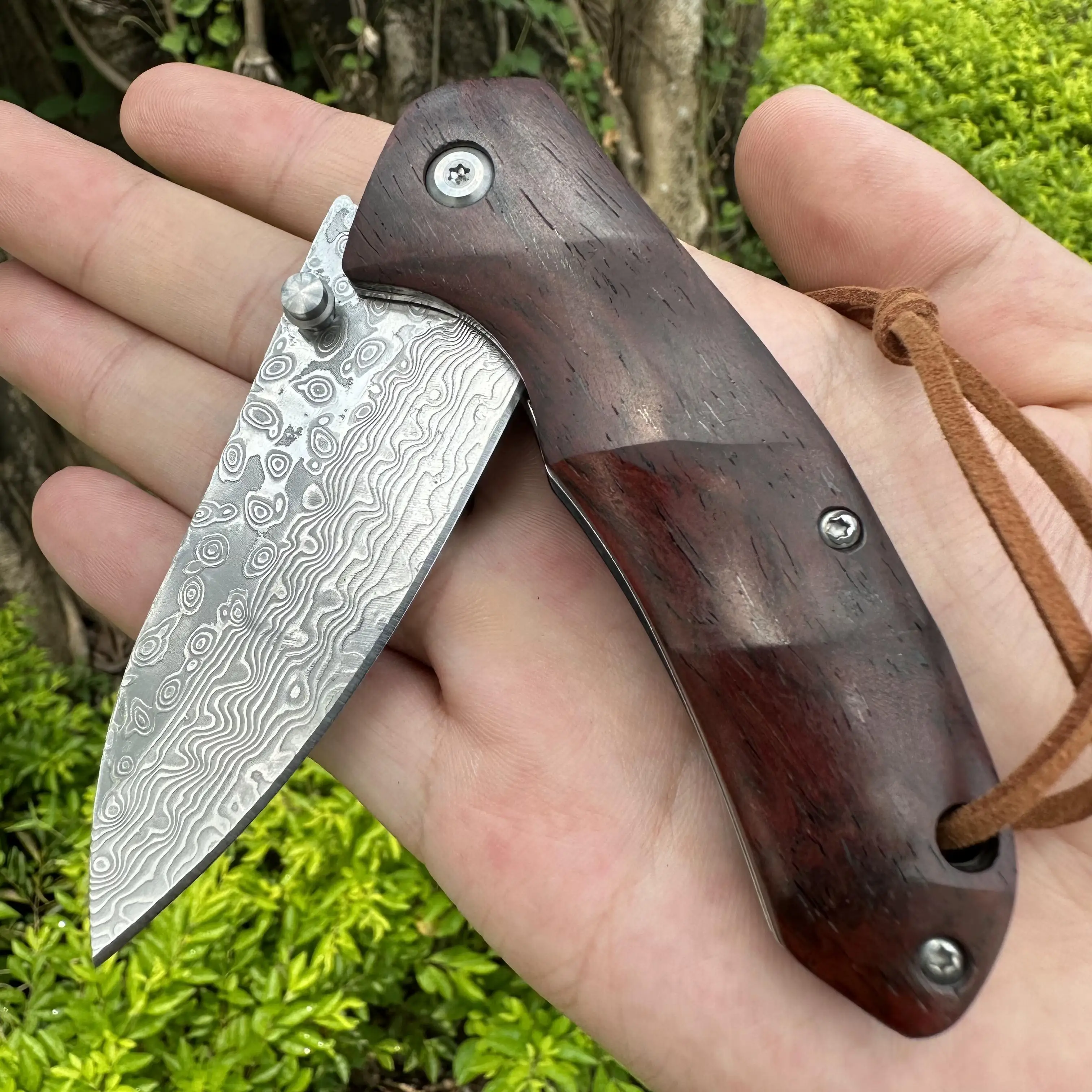 Topwell-handmade Damasco Faca de Bolso Rolamento de Esferas Abertura Rápida e Suave Confortável Sandalwood Handle Edc Camping Vg10
