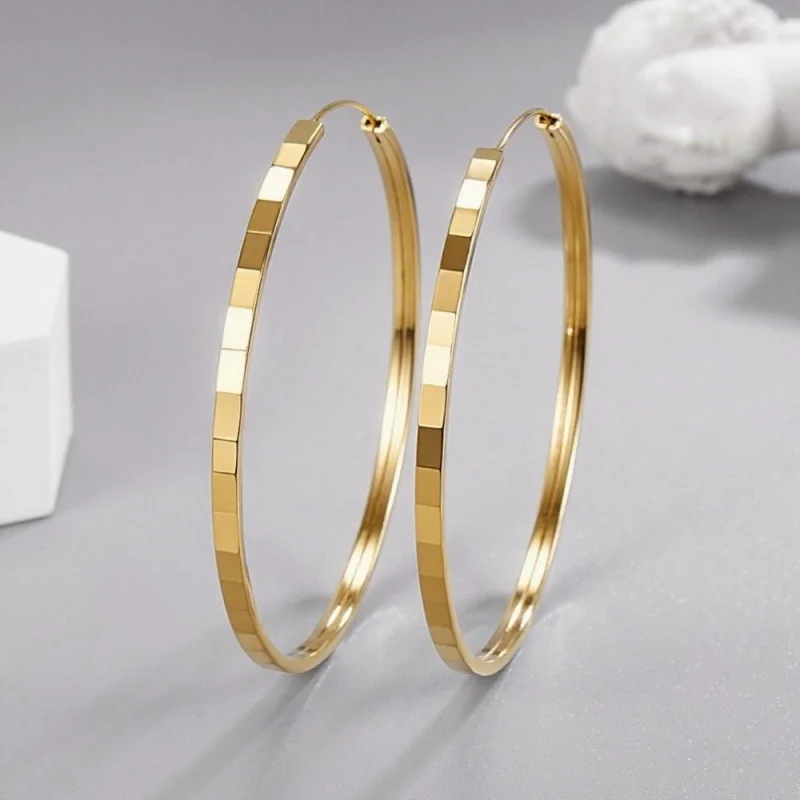 Image of Fashion Classics Metall-Ohrringe mit großem Kreis für Damen, Edelstahl, Kreis, Mädchen, glänzend, zart, Party-Schmuck