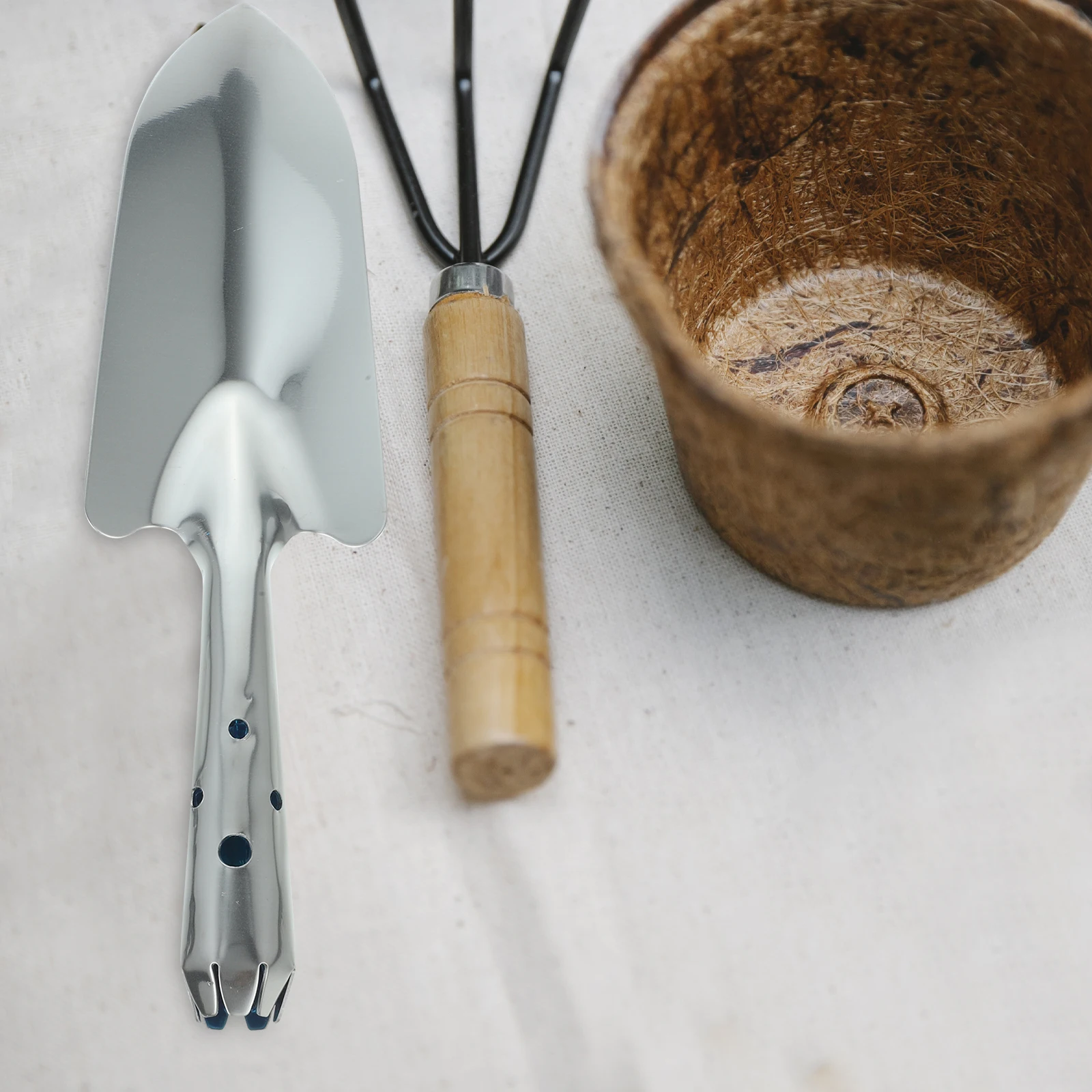 

Garden Shovel Durable Spade for Plant Transplant Dig Turn Soil Pot Flowers Vegetables Hand Tools Scoop Long Term Use