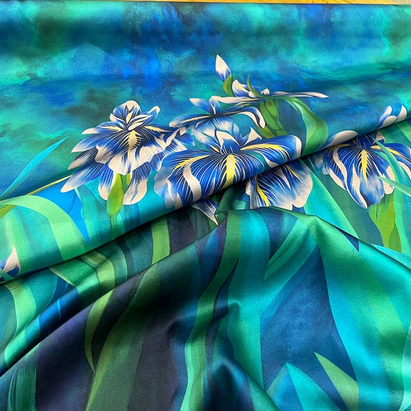 Handmade Clothing Silk Fabric Luxury Green Positioning Flowers Women Clothing Mulberry Silk Fashion Fabric Classic Retro Style