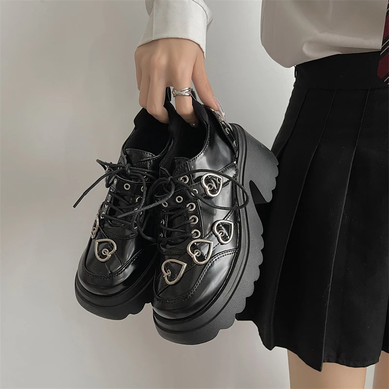 Retro Rock Shoes For Both Women New Dark Punk Leather Shoes Metal Niche Low Top Platform Shoes For Women Skórzane buty damskie