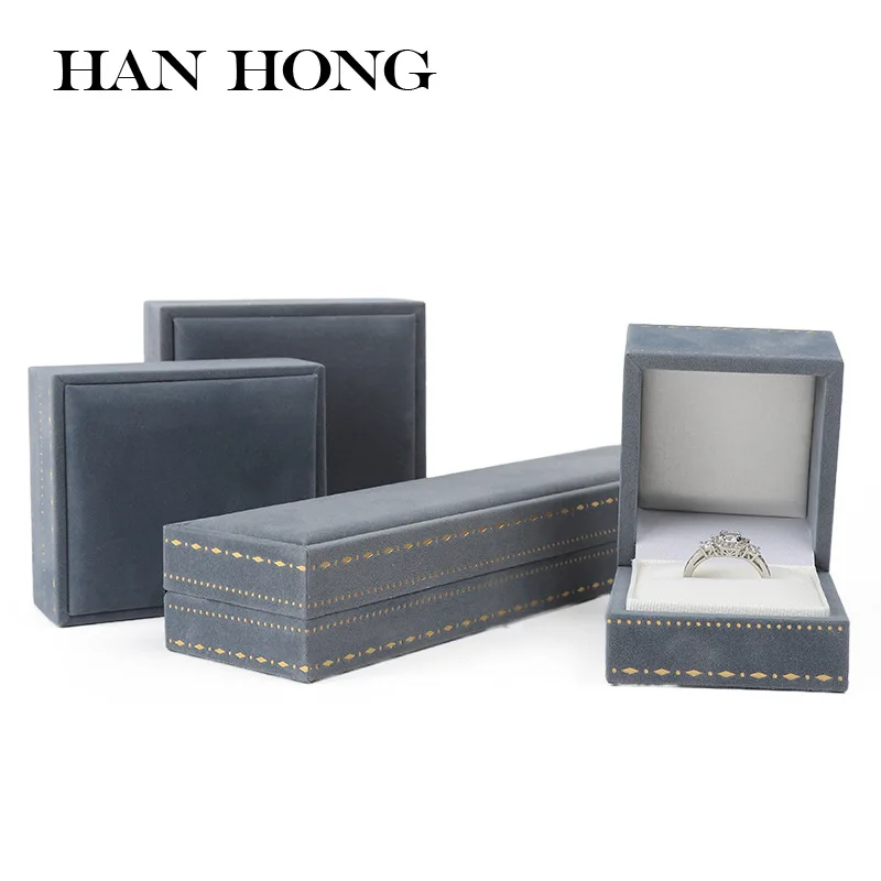 Grass Green Jewelry Box. Right-angled Lace Imitation Leather Velvet Jewelry Packaging Box And Storage Box. Pendant Necklace Ring