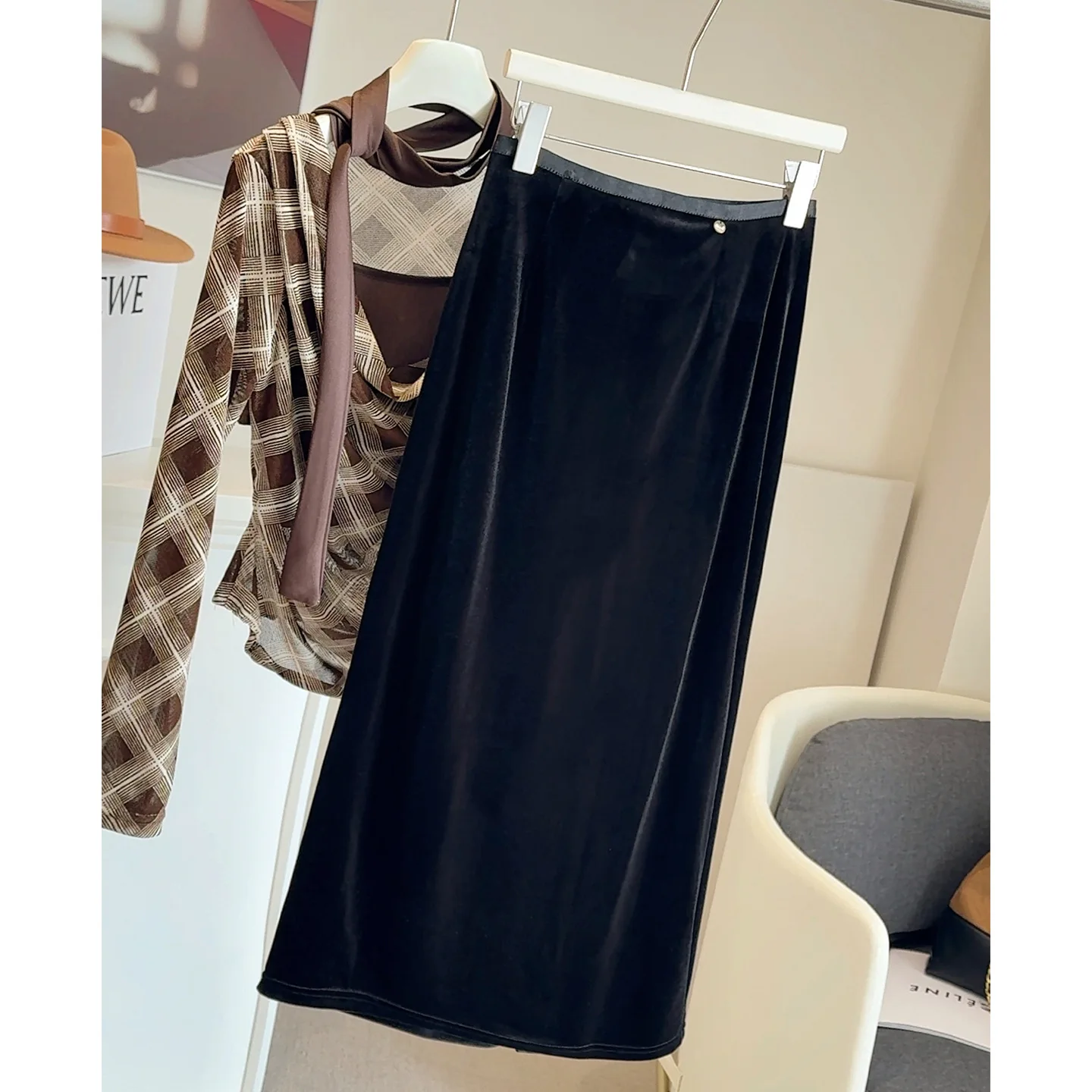 2026 Fall Winter New Women's Velvet Midi Skirt - Luxury High-End Split Back Bodycon Straight Skirt | High Waist Draped Black