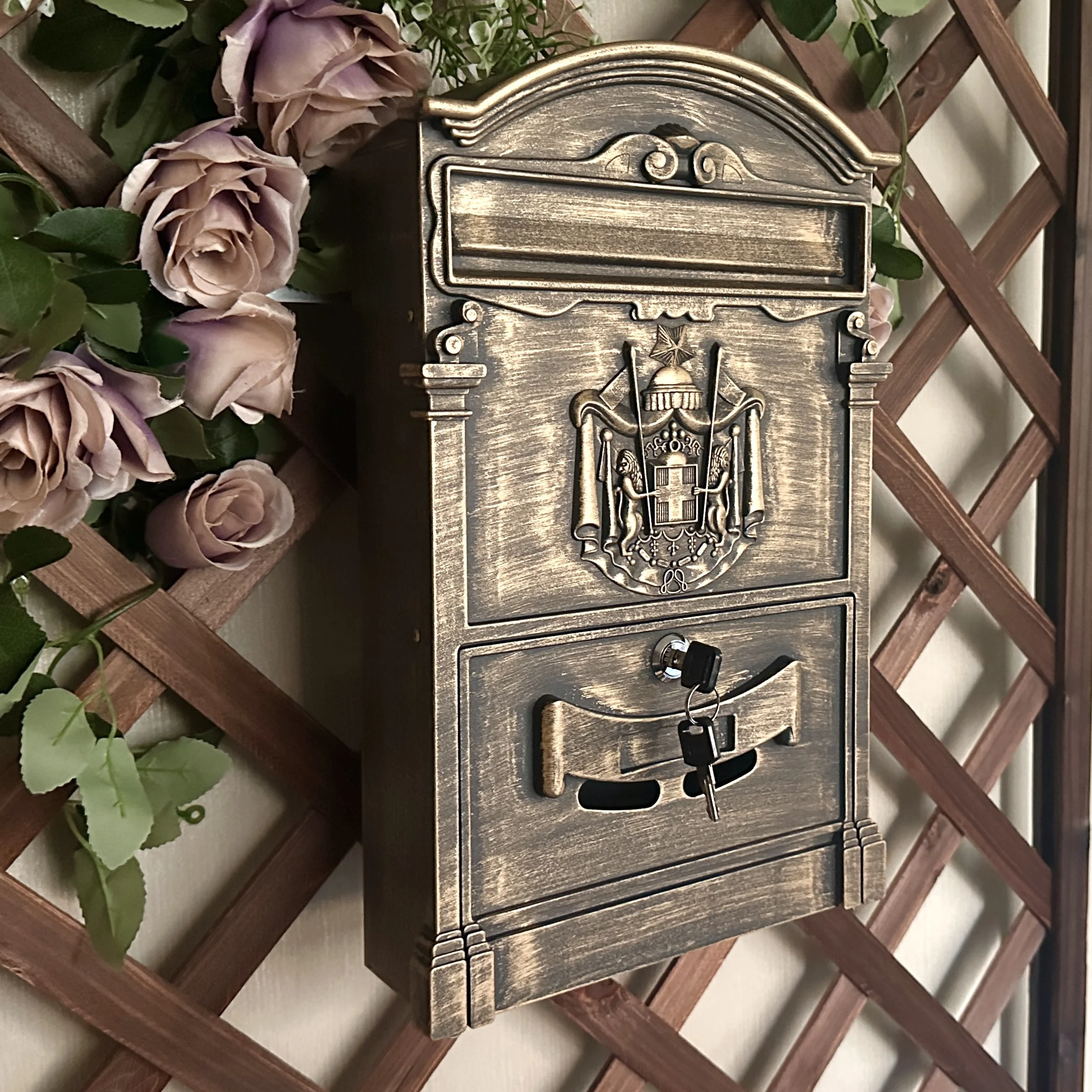 Metal Mailbox Post Lockable Mail Box Hanging Suggestion Box Front Door Gate Secure Large Storage Outdoor Decoration