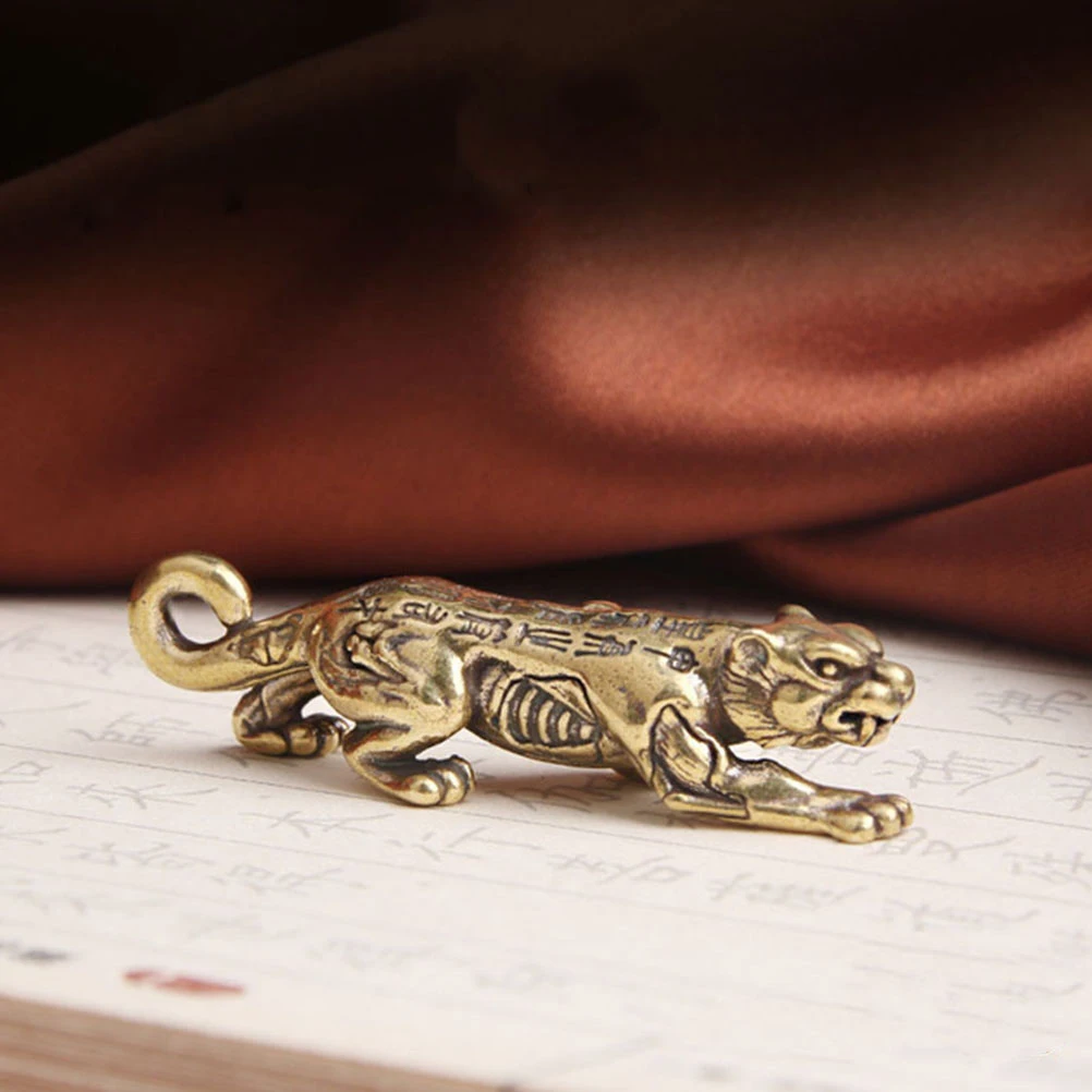 

2Pcs Tiger Keychain Pendant Brass Crafts Desktop Decoration Paperweight Ornament Creative Gift Home Adornment Wealth