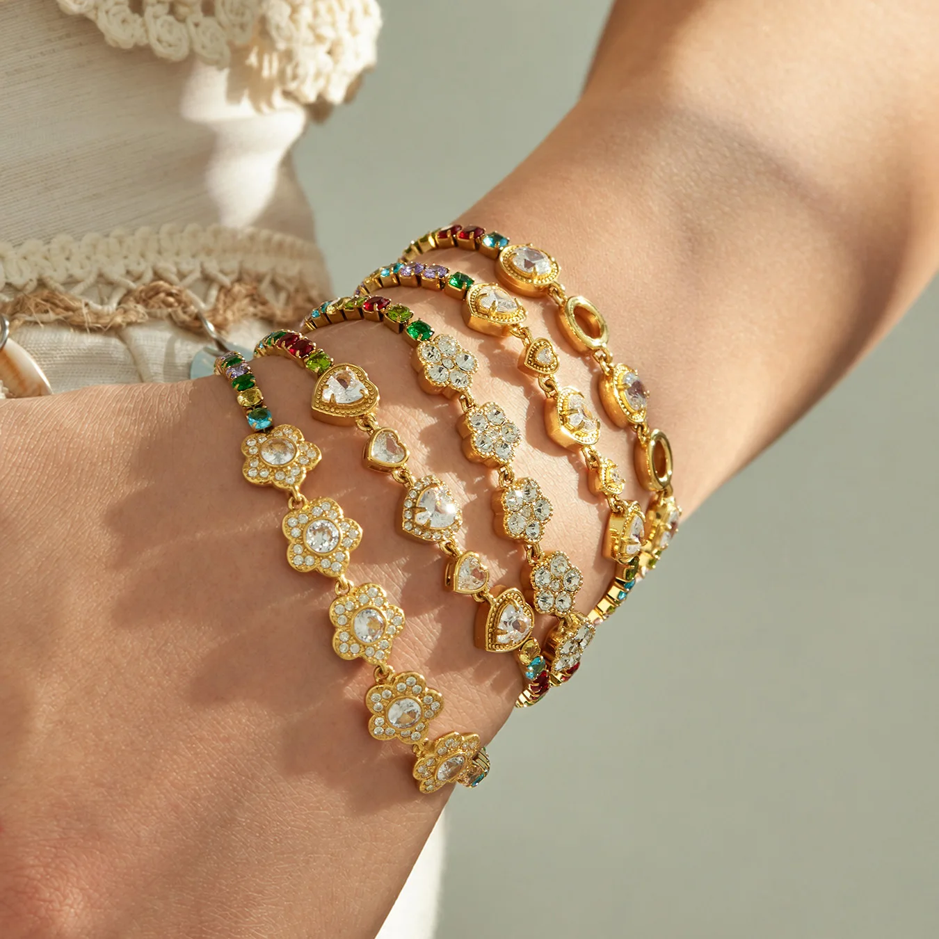 Voller Farbiger CZ-Armreif Tennis-Armbänder Zirkon-Blumen-Armband 18k Vergoldete Edelstahl-Kettenarmbänder für Damen – Detail 2