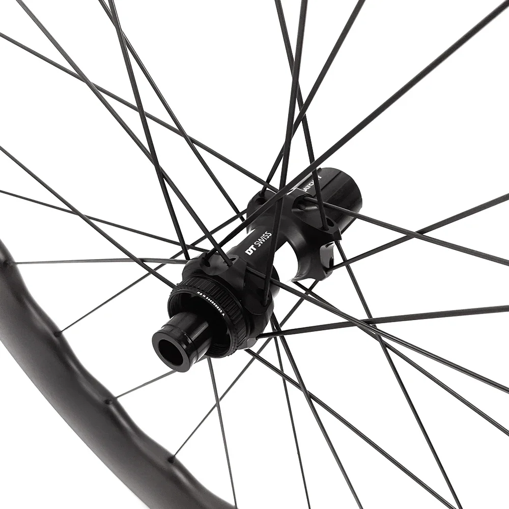 New Light Weight 700c Tubeless Novatec 411/412 Hubs Aero Rim Width 28mm Wave Wheels Carbon Road Wheelset