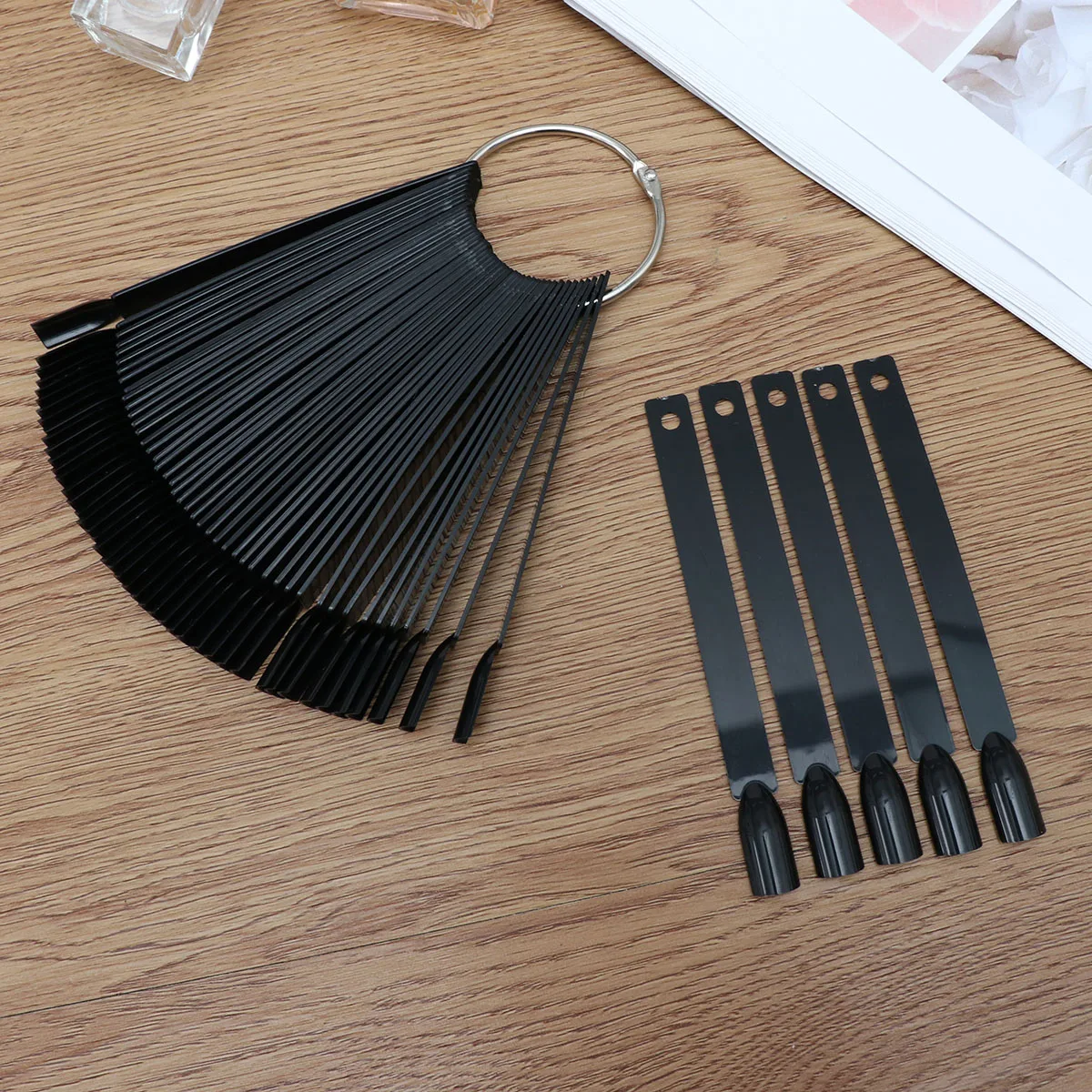 

2pcs Fan Shaped Tips Sticks Art Practice Color Palette Polish Gel Display Shelf Smooth Plastic 50 Sheet In Black Display Boards
