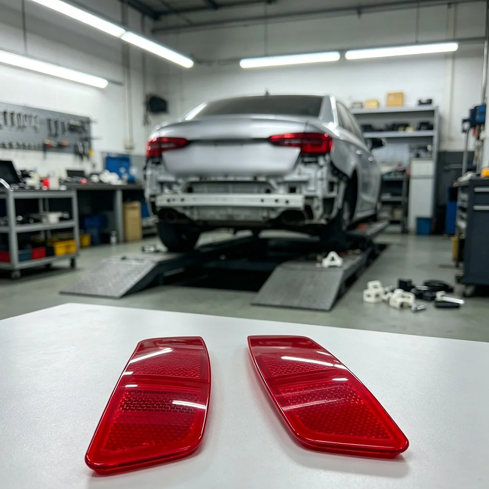 Car Rear Reflector Tail Lamp Reflector For Rear Collision Prevention OEM Standard Fitment Long Lasting Performance