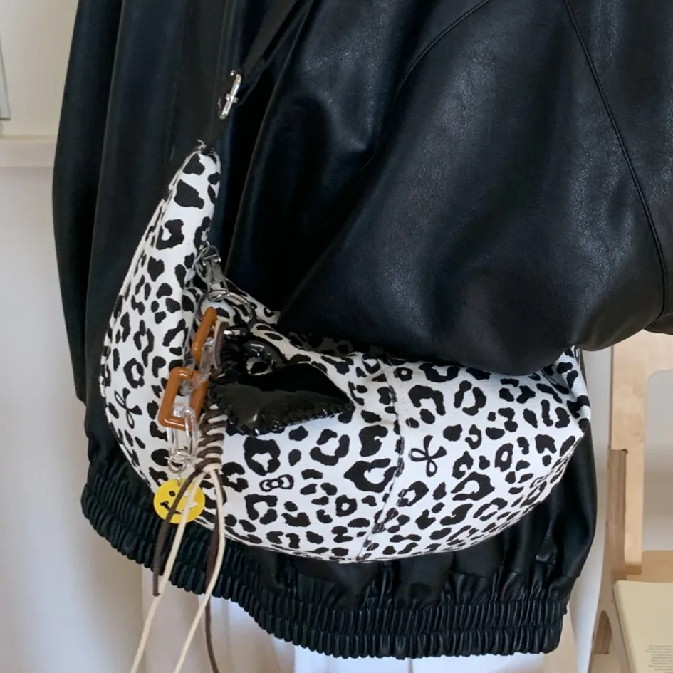 

Сексуальная сумка на одно плечо, женская сумка через плечо с леопардовым принтом, модная сумка через плечо в форме круассана для женщин, кошелек