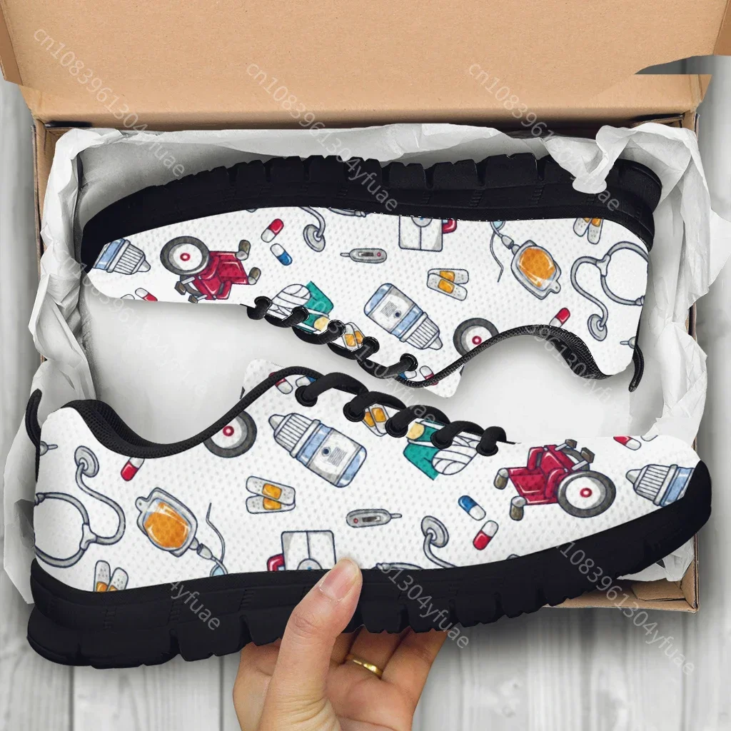 간호사 캐주얼 신발 흰색 구급차 의료 장비 운동화 응급 처치 인쇄 여름 통기성 메쉬 운동화