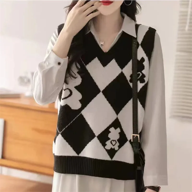Autumn Female Color Blocking Sweater Vest Coat Ladies Cartoon Knit Sleeveless Jacket Women Loose Knitted Pullover Waistcoat Tops