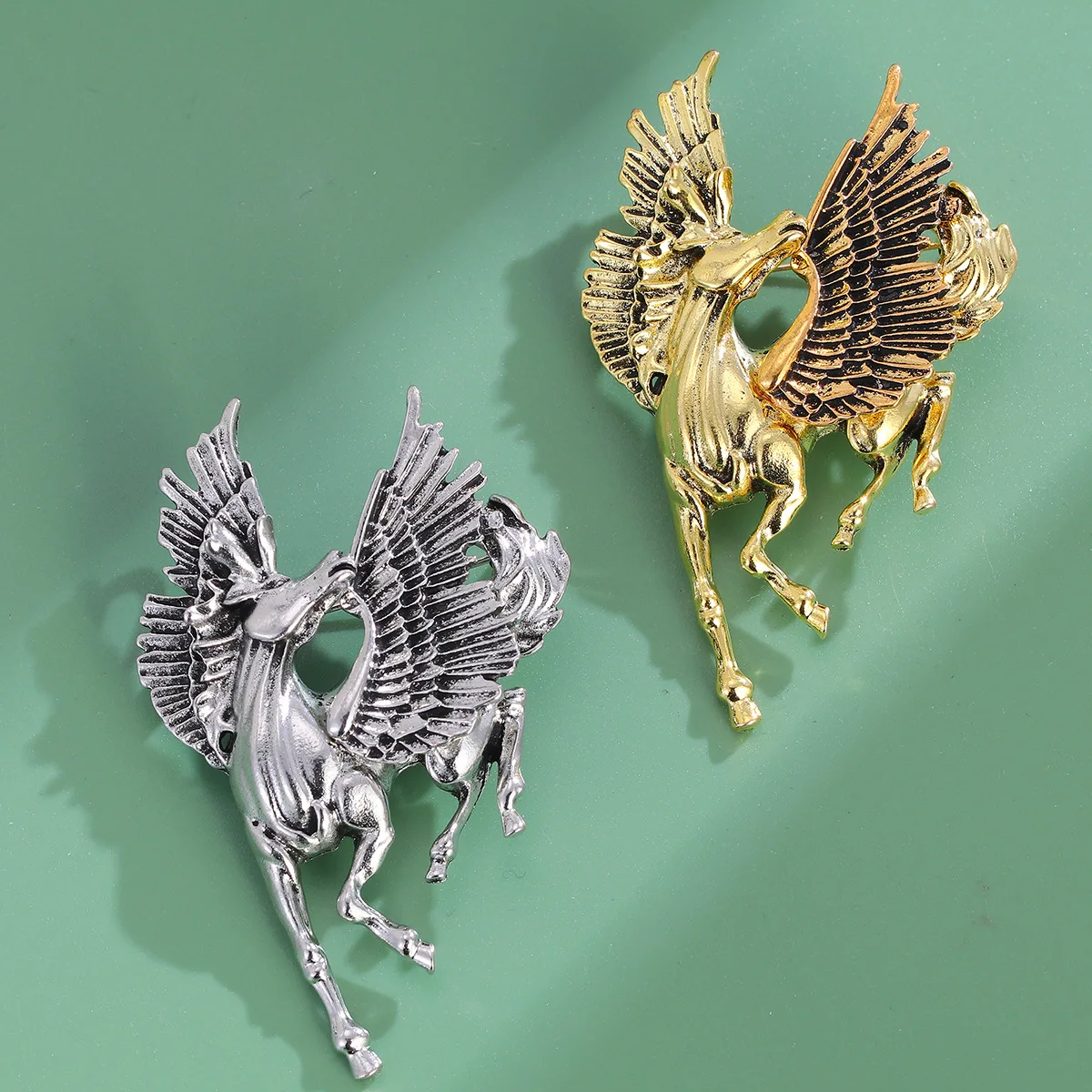 Broche Pegaso vintage exagerado, personalidad dominante, accesorio de flor en el pecho de venta caliente de animales