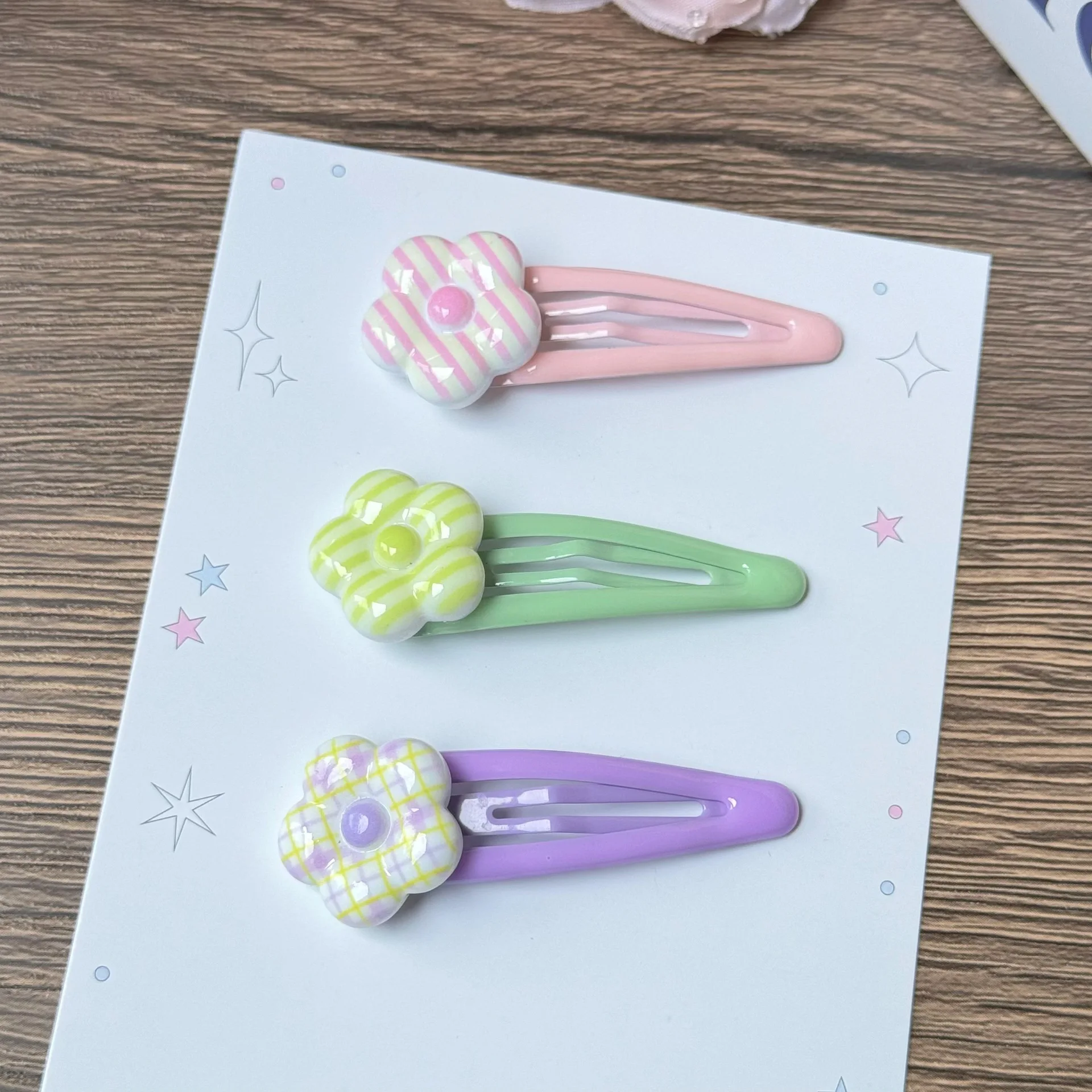 

Аксессуары для волос для девочек, 2 шт., милые заколки с цветами, цвета макарон, BB-заколки, нескользящие боковые заколки для тонких волос, милые