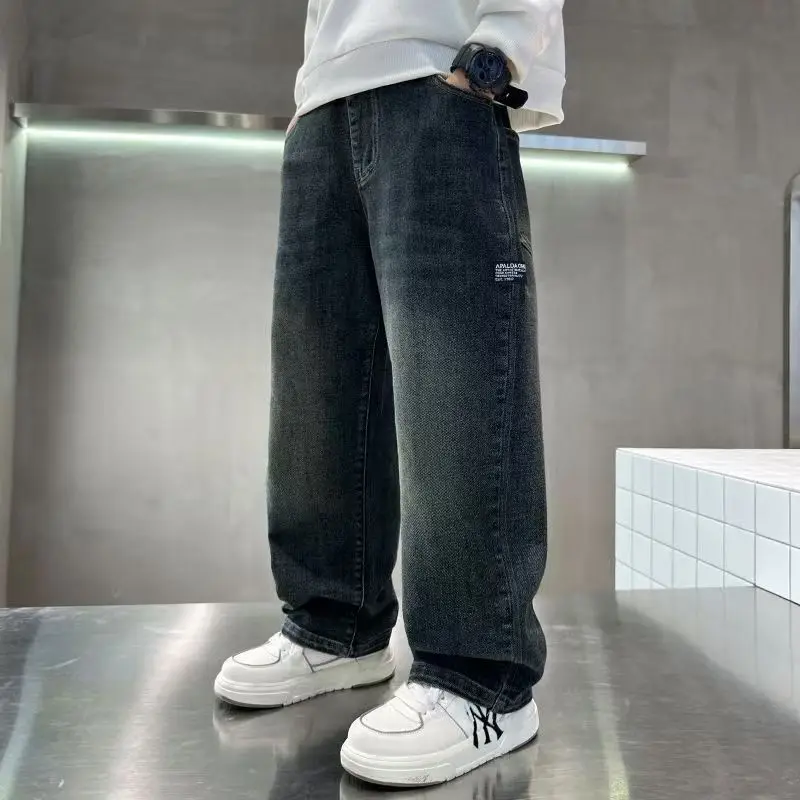 Koreanische Jeans für Jungen, geeignet für Herbst und Winter, mit dickem, weichem Futter, locker geschnitten, mit weitem Bein, warme Freizeithose, für Kinder von 4 bis 14 Jahren. – Detail 4