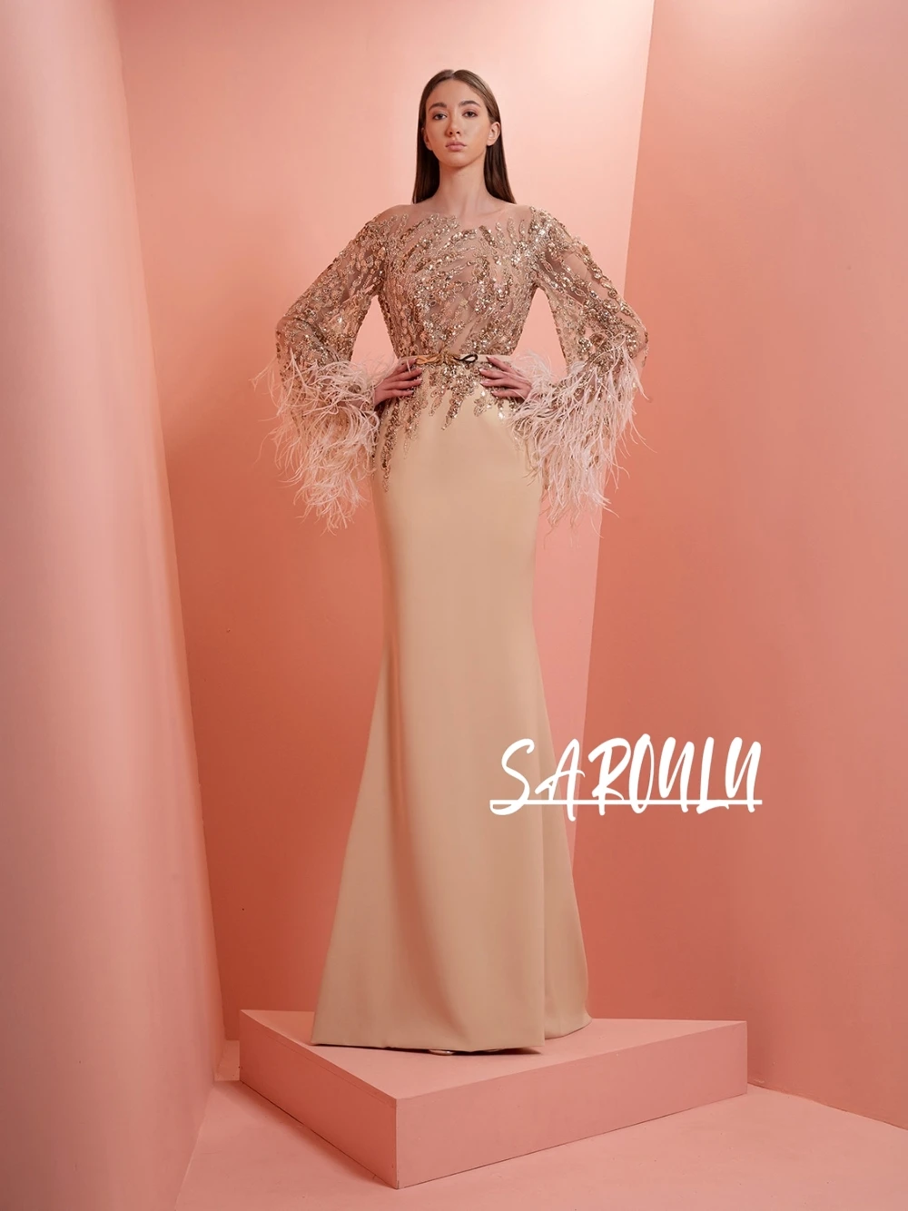 

Sparkly Gold Sequins Feather Evening Gown Unique Long Sleeved Mermaid Prom Dress For Cocktail Party & Nightclub Soiree