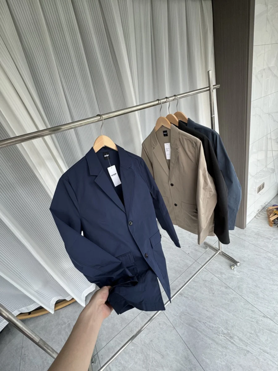 

Элитный повседневный мужской костюм-пиджак из быстросохнущей эластичной ткани (4D-эластичность), летний, тонкий, приталенный, на двух пуговицах, однобортный