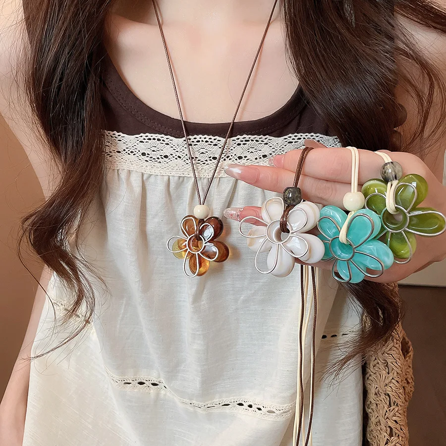 Double-layer Smudging Resin Hollow Out Flower Pendant Necklaces Sweet Long Leather Rope Dress Necklace Picnic Outing Jewelry M