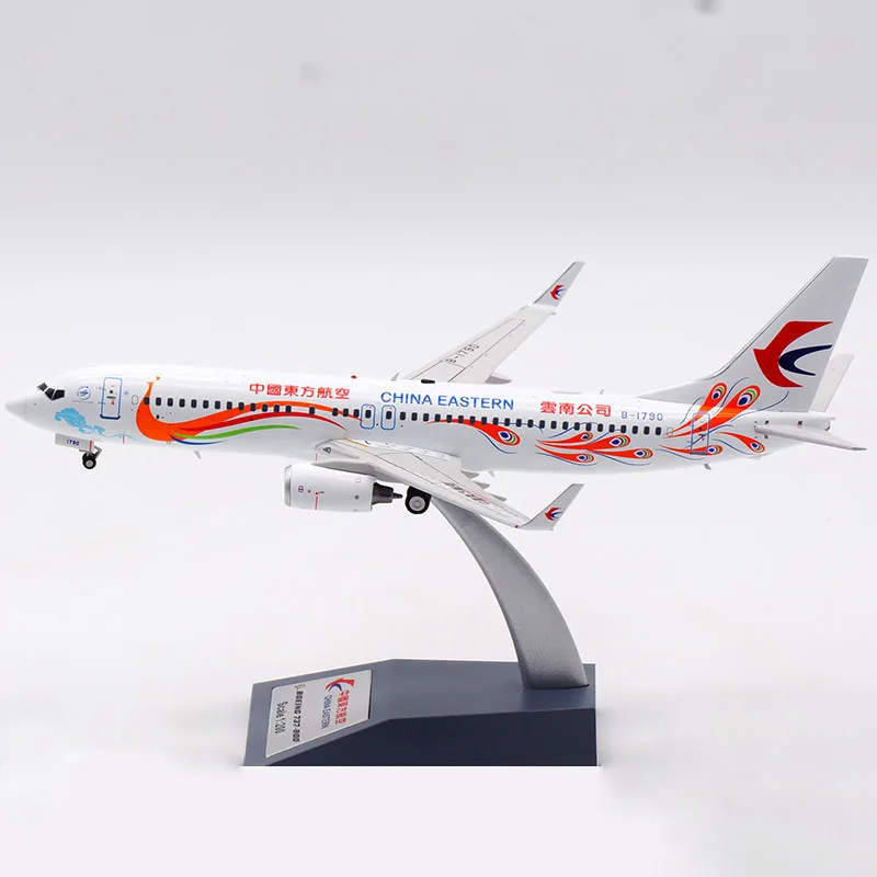 Diecast Aviation 1:200 Proportional Alloy Aircraft Model China Eastern Airlines  B737-800 B-1790 Pendulum Collection Souve