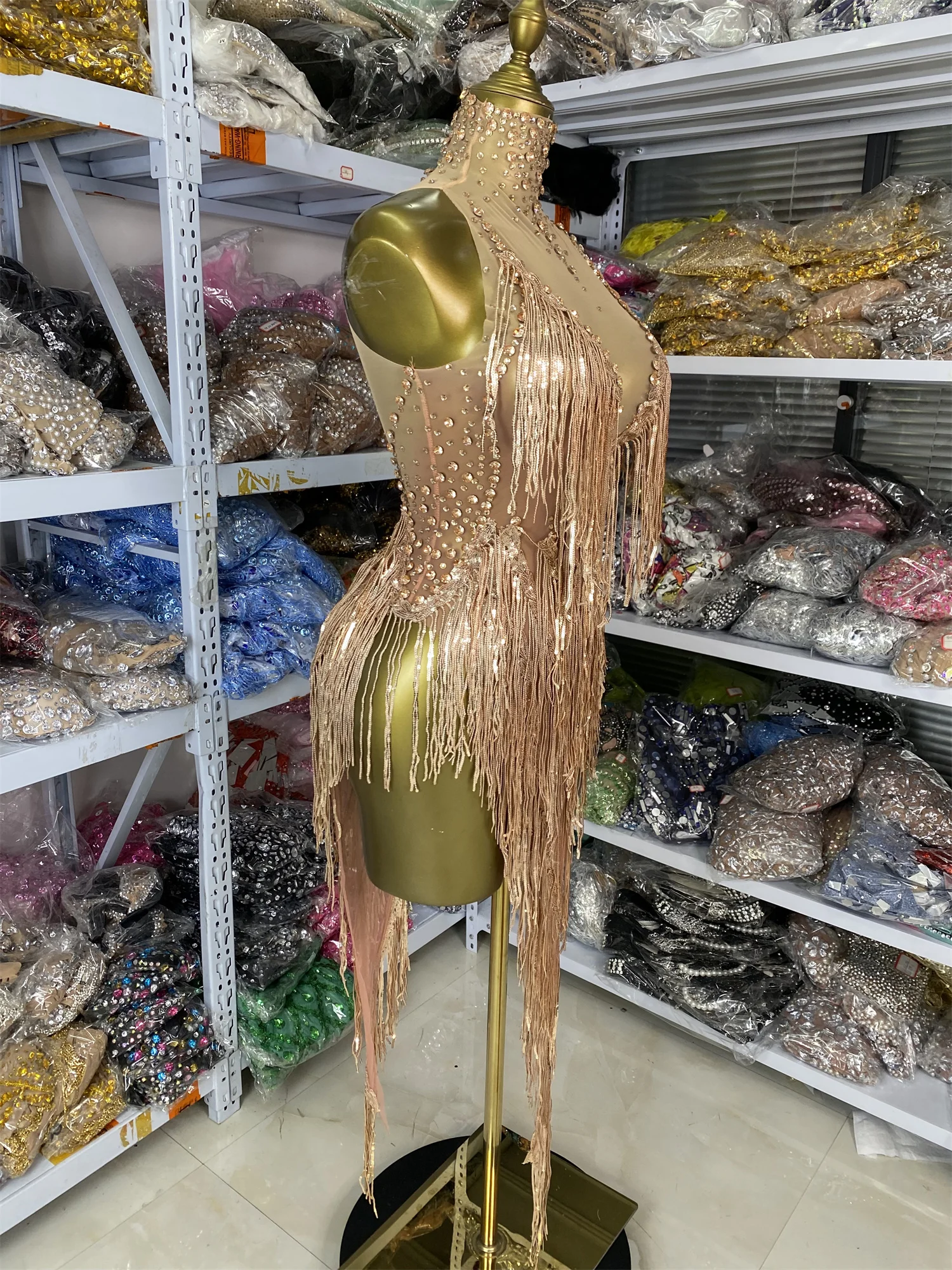 나이트클럽 드레스 여성용 반짝이는 라인스톤 태슬 메쉬 시스루 바디콘 미니 비대칭 드레스 이브닝 파티 무대 의상