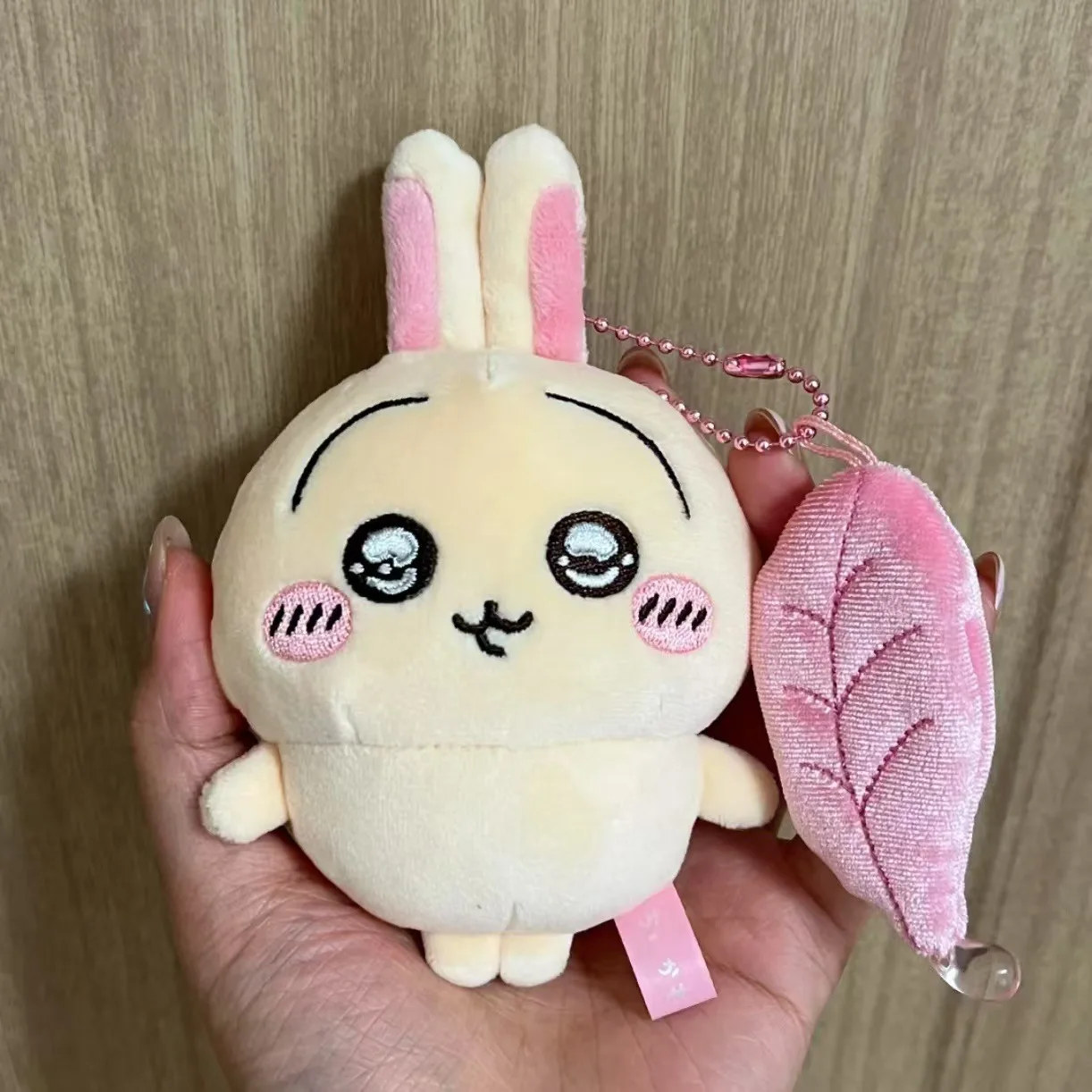 Niedlicher Usagi Plüsch-Schlüsselanhänger mit Großen Augen, JIYI Weiches Spielzeug mit Rosa Blatt-Anhänger, Geschenk für Mädchen, Sammlerstück, Dekorationspuppe – Detail 2