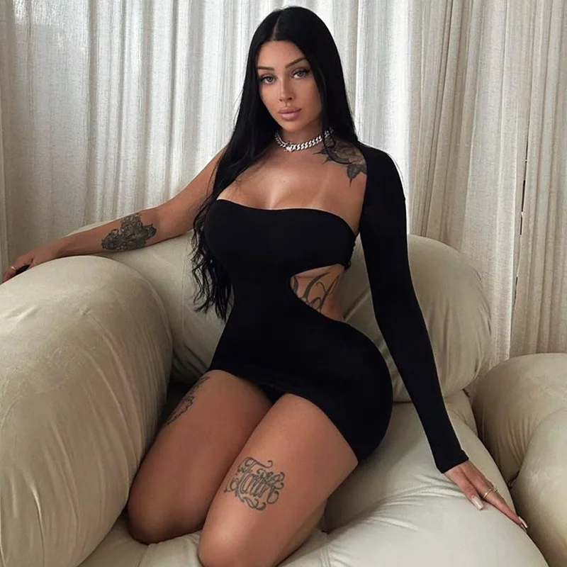 Sukienka na jedno ramię z długim rękawem w jednolitym kolorze Style2025Summer nowa seksowna sukienka o nieregularnym kroju