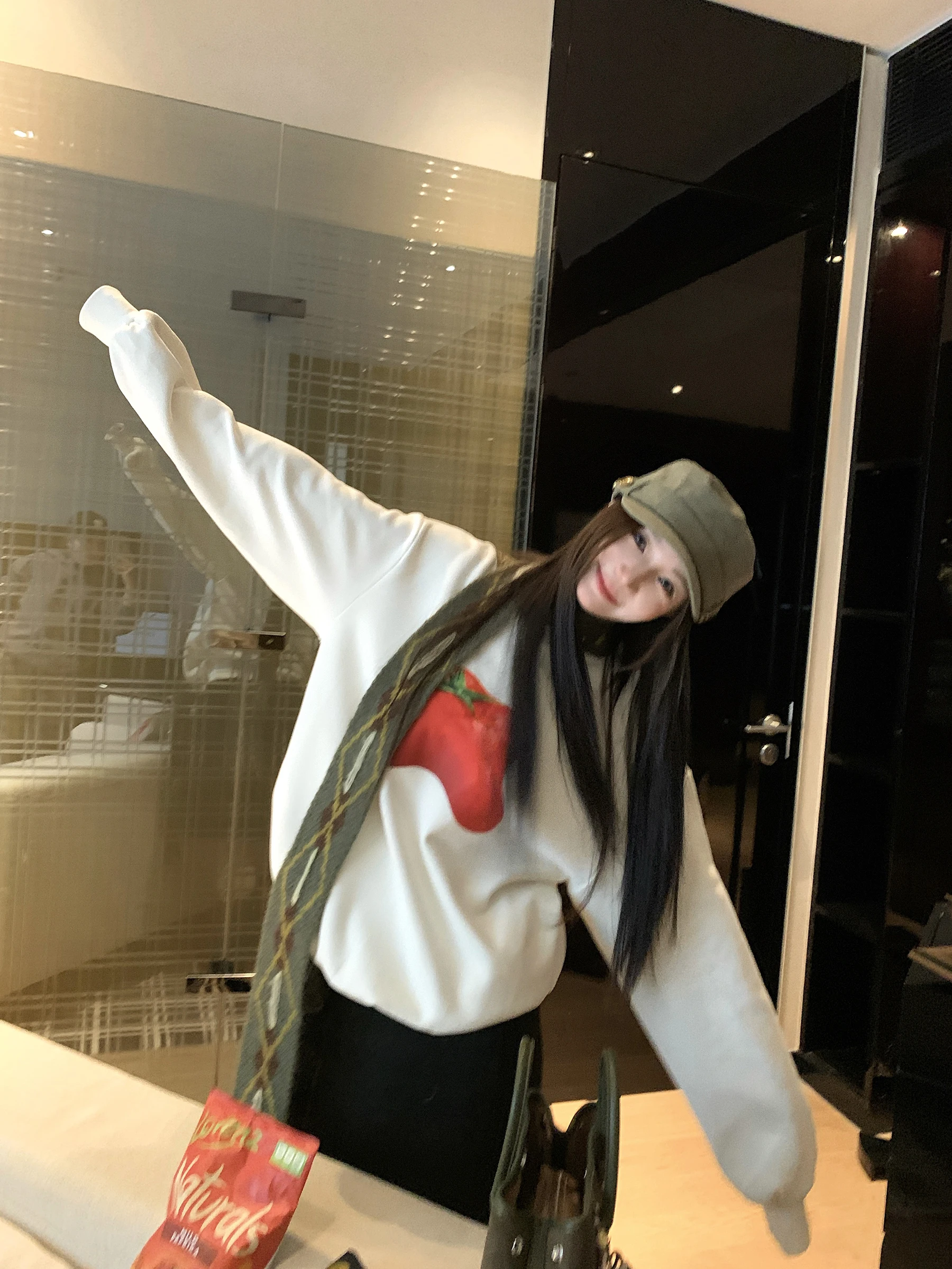 

Ladies Thiened Fce round Ne Sweatirt ato Patterned Loose Fit Winter Comfortable Korean Sle Long Sve Top