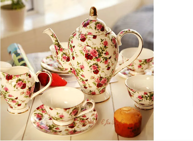 Ceramic coffee cup set Bone China European simple Phnom Penh coffee cup cup saucer afternoon tea tea set