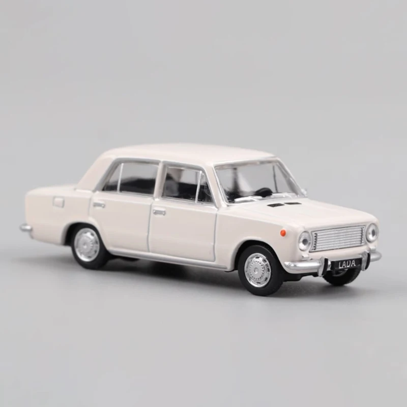 

Perka 1:64 Scale 1970 LADA Retro Classic Sedan Diecast Alloy Car Model Simulation Finished Product Hobby Collection