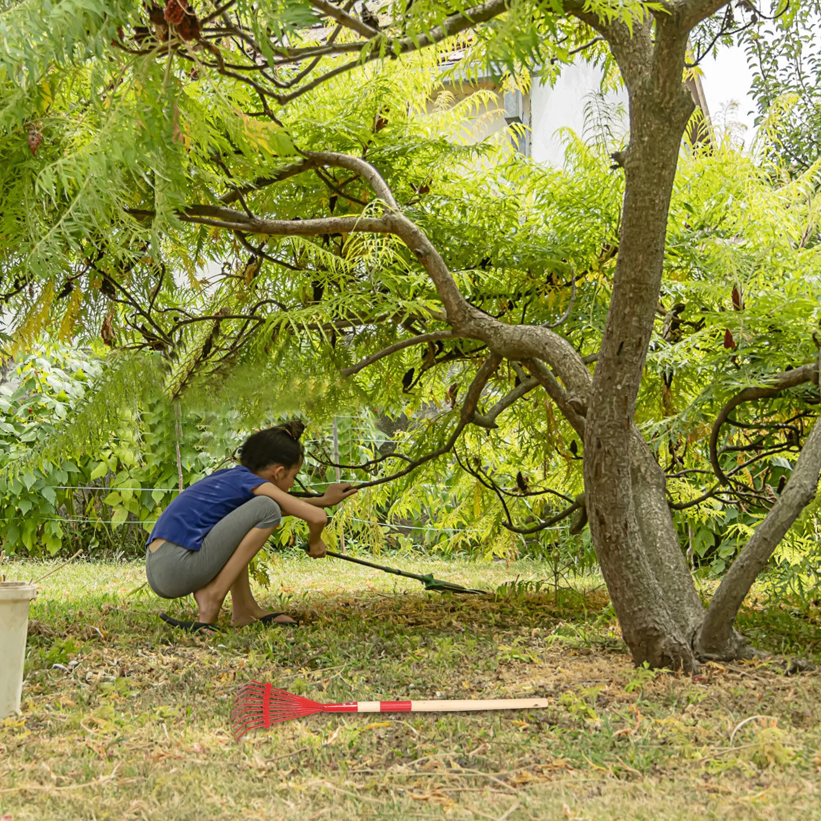 

2Pcs 69Cm Length Detachable Wood Handle Rake Ideal for Small Hands Garden Leaf Grass Maintenance Rake Garden Rakes for Lawns