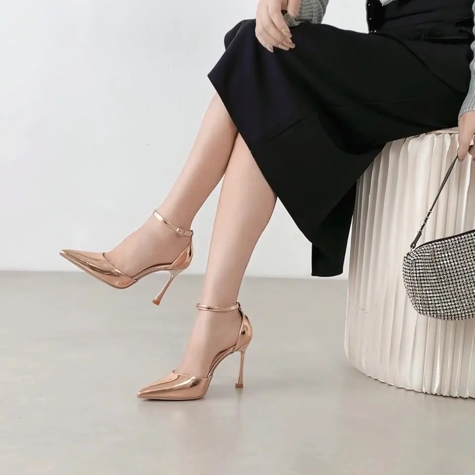 Sandales à talons pointus pour femmes, beige, grande taille, chaussures d'été, nouvelle mode, noir, bas, haut, grandes filles, 2024