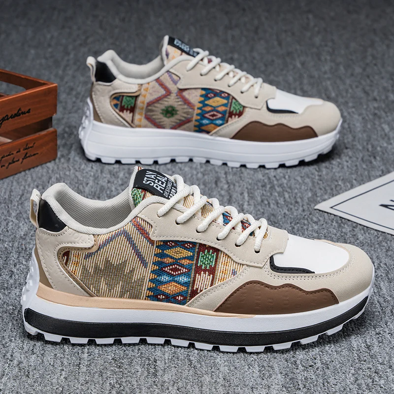 1 Pair of Sports and Casual Shoes That Are Versatile, Comfortable, Easy to Wear, and Durable