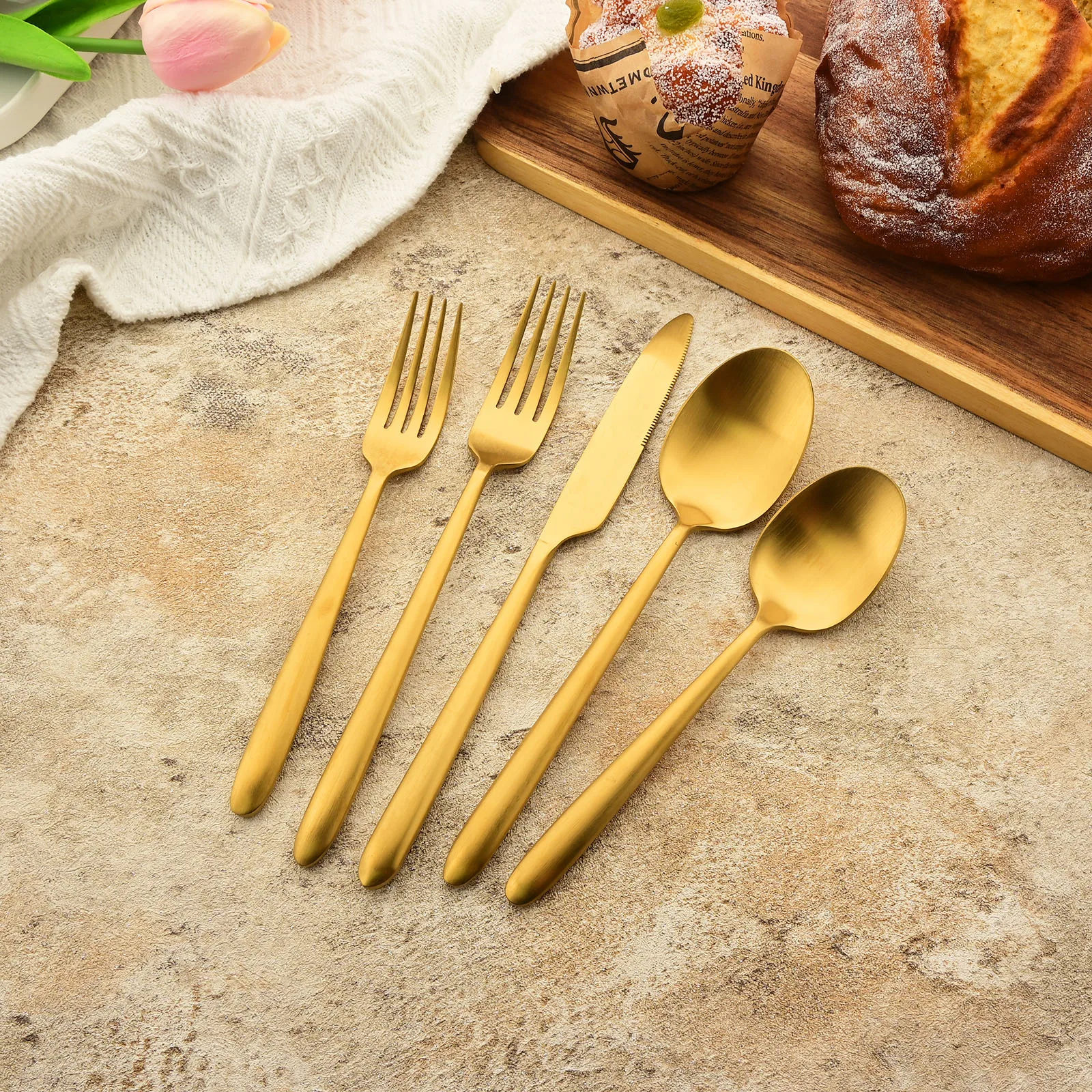 

5Pcs Stainless Steel Cutlery Set Gold Dinner Dinnerware Set Knife Dessert Fork Spoon Kitchen Tableware Matte Silverware Sets