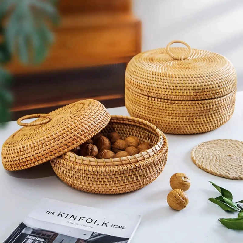 Simple Retro Rattan Basket with Lid Handwoven Primary Color Storage Jewelry Tea Set Organizer Home Artisanal Storage Solution