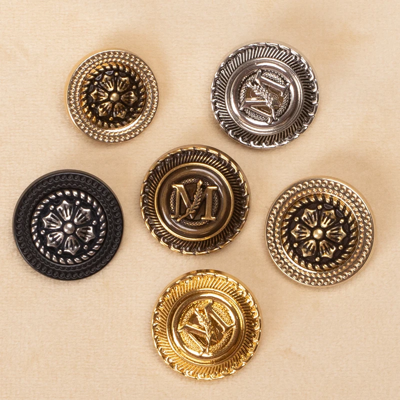 Large Silver Metal …