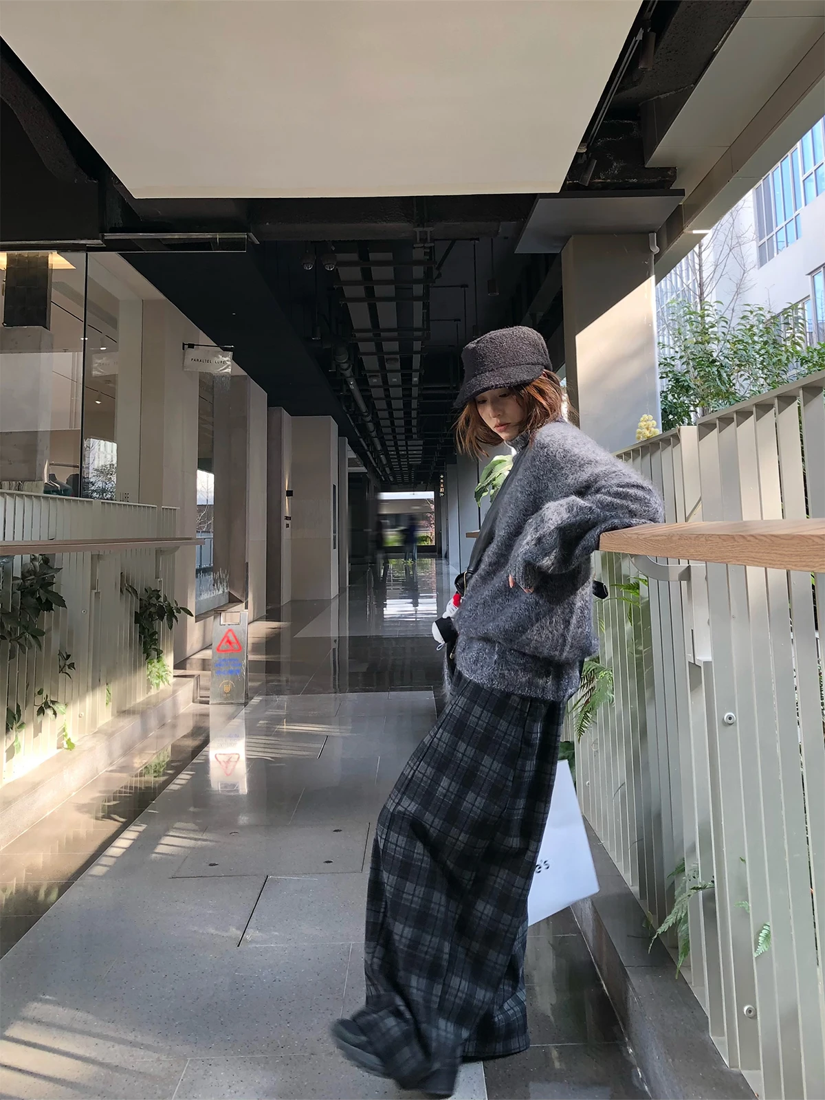 

Женские повседневные брюки Endl Lazy Fashionable в клетку с широкими штанинами, свободные, струящиеся, удобные, на молнии, с завышенной талией, весна