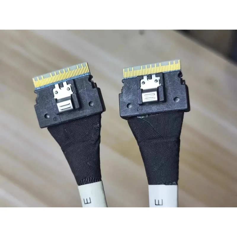 Nowy kabel do transmisji danych Slim SAS SFF-8654 8i do SFF-8654 8x74P z prostą głowicą — zdjęcie produktu 2