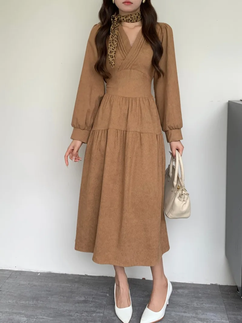 เสื้อเชิ้ตคอวีทรงเข้ารูปผ้าลูกฟูกสำหรับผู้หญิง ดีไซน์รัดเอว แขนยาว เหมาะสำหรับใส่ไปทำงาน แบรนด์จีนสุดเก๋