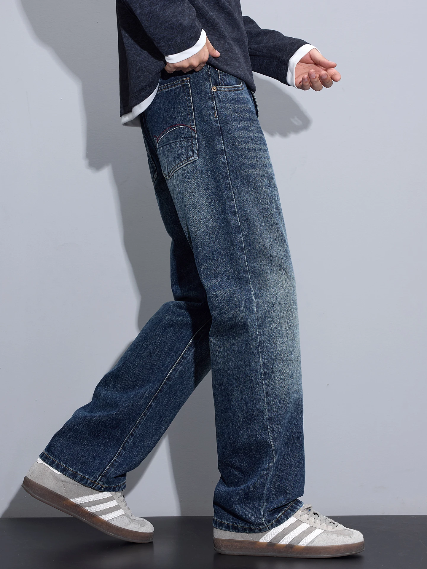 กางเกงยีนส์ทรงหลวมสไตล์อเมริกันลำลองสำหรับผู้ชาย ทรงตรงทันสมัย เรียบง่าย เหมาะกับฤดูใบไม้ร่วง กางเกงขายาวอเนกประสงค์ ผ้าผสมคอตตอนและโพลีเอสเตอร์
