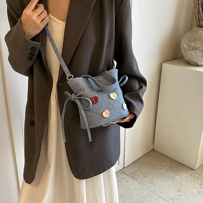 Popular Small Bag for Women 2025 New Fashionable Versatile Crossbody Bag Exquisite Handheld Bucket Bag