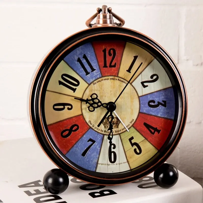 European Style Metal Retro Clock, American Style Creative Electronic Alarm Clock, Student Personality Simple and Silent Pointer